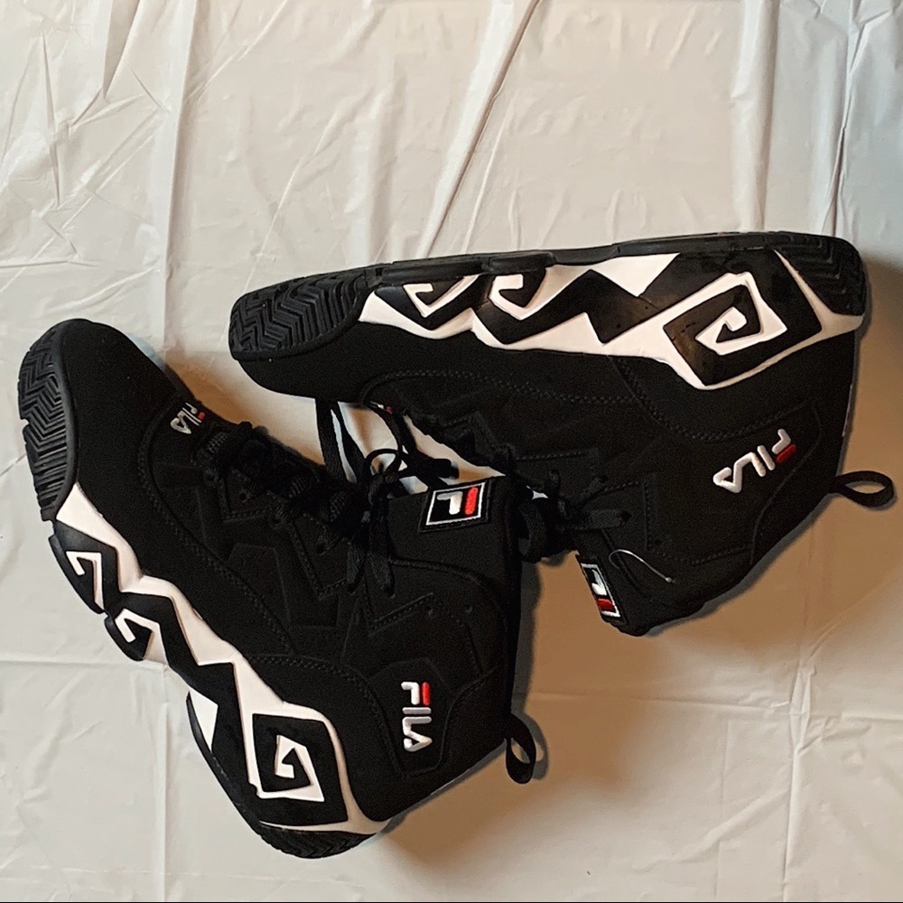 FILA SHOES SIZE 11
